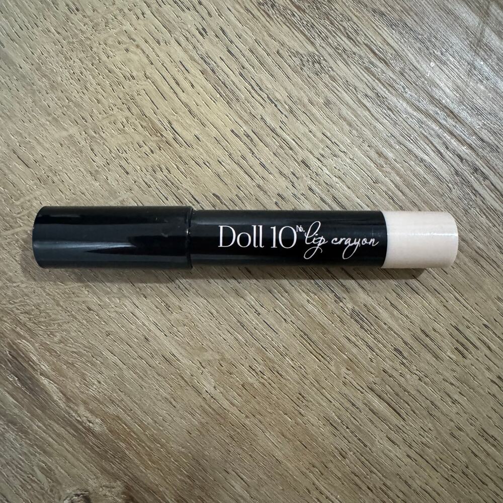 Doll 10 Gel Lip Crayon in Trouble Maker
